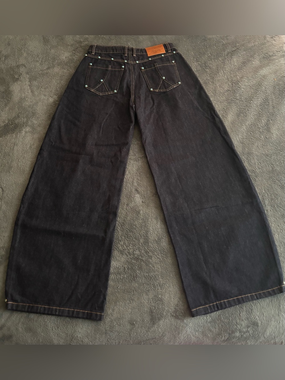 Aelfric Eden Black Barrel High-Rise Jeans with Turquoise Accents - Picture 3 of 6